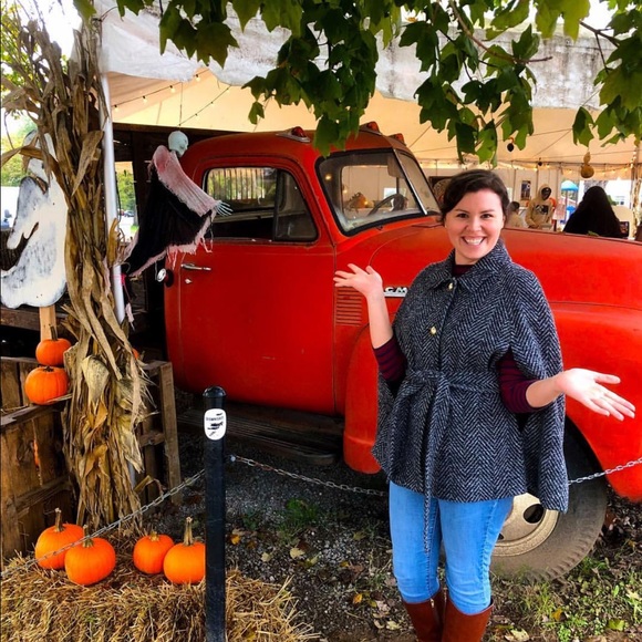 Draper James Houndstooth Cape - Picture 1 of 5